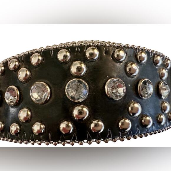 Guess Black Rhinestone Studded Vintage Signature Silver Buckle Belt Size XL - Picture 3 of 8